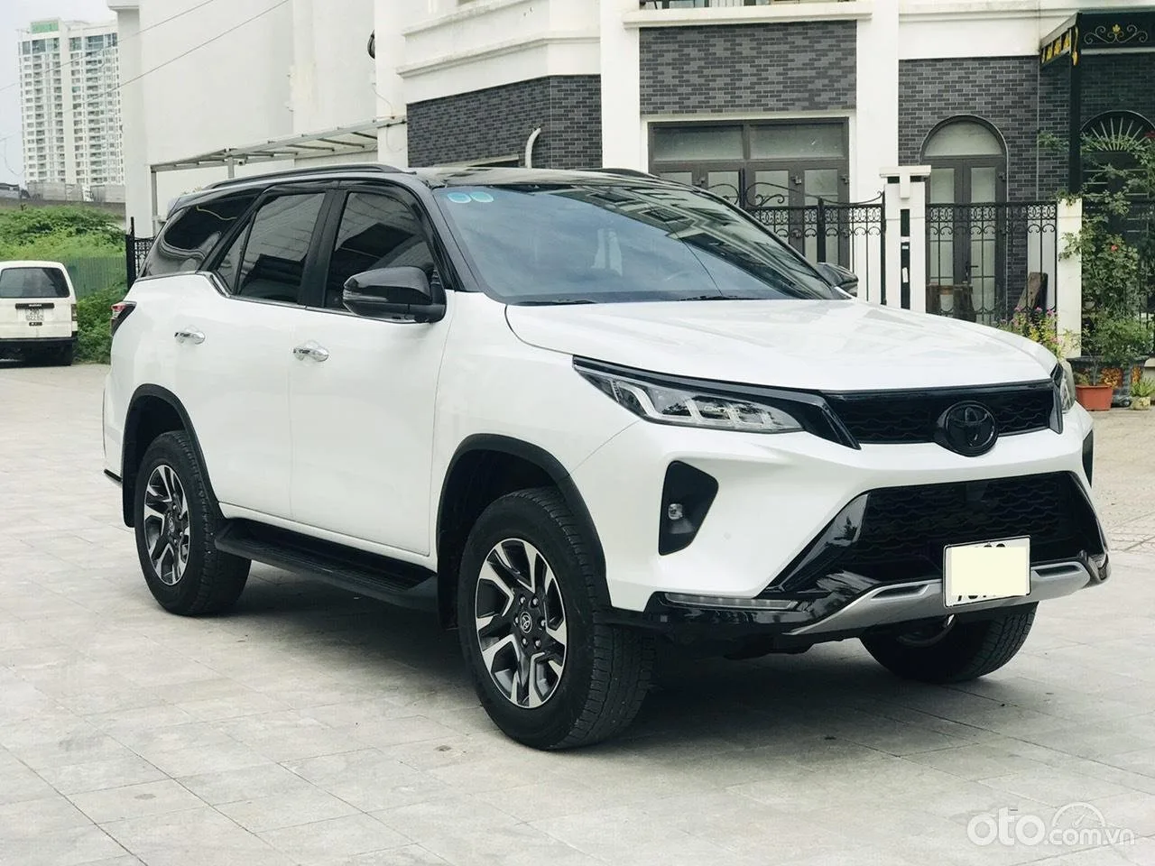SUV CAR